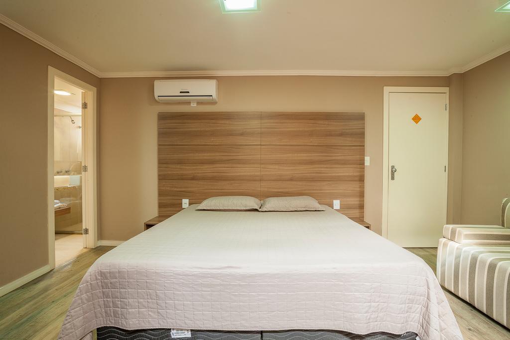 Hotel Goncalves- Proximo A Santa Casa De Porto Alegre Eksteriør bilde