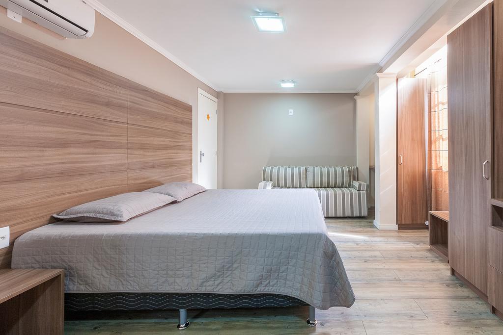 Hotel Goncalves- Proximo A Santa Casa De Porto Alegre Eksteriør bilde